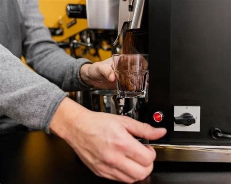 Guide to the Neocola Machine .